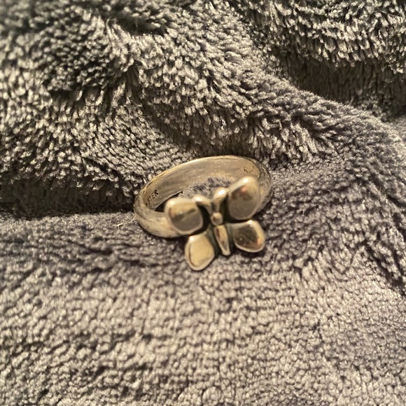 LAST CALL - RETIRED James Avery butterfly ring, size 6. 🦋 ✨ - Picture 3 of 6